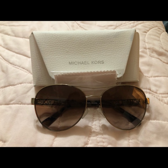 Michael Kors Sunglass - Picture 1 of 3